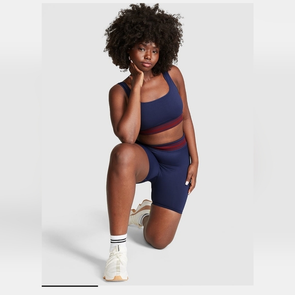 PINK FLIP IT SEAMLESS Reversible sports bra and PINK FLIP IT SEAMLESS BIKER shor - Picture 8 of 9